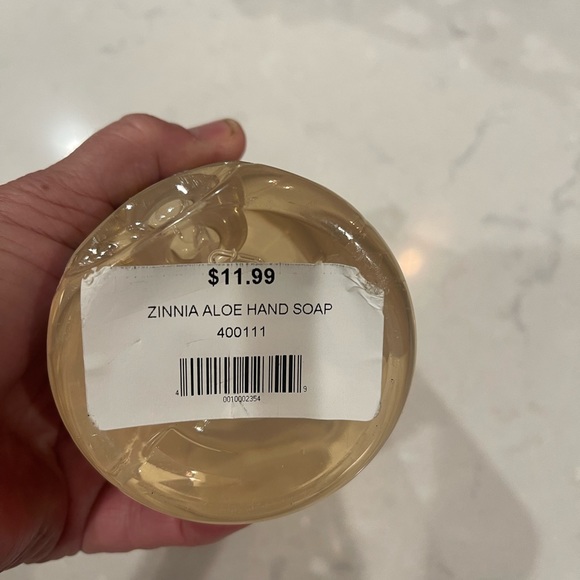 NWT Zinnia Aloe Butter Luxurious Hand Soap - Picture 2 of 4